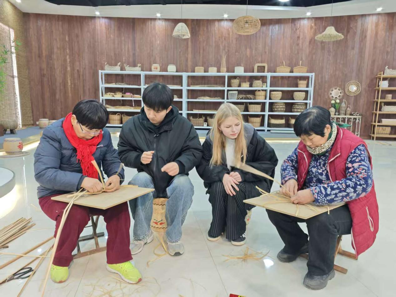 954c954dbbbc4e3ce133ce7f3137e4da